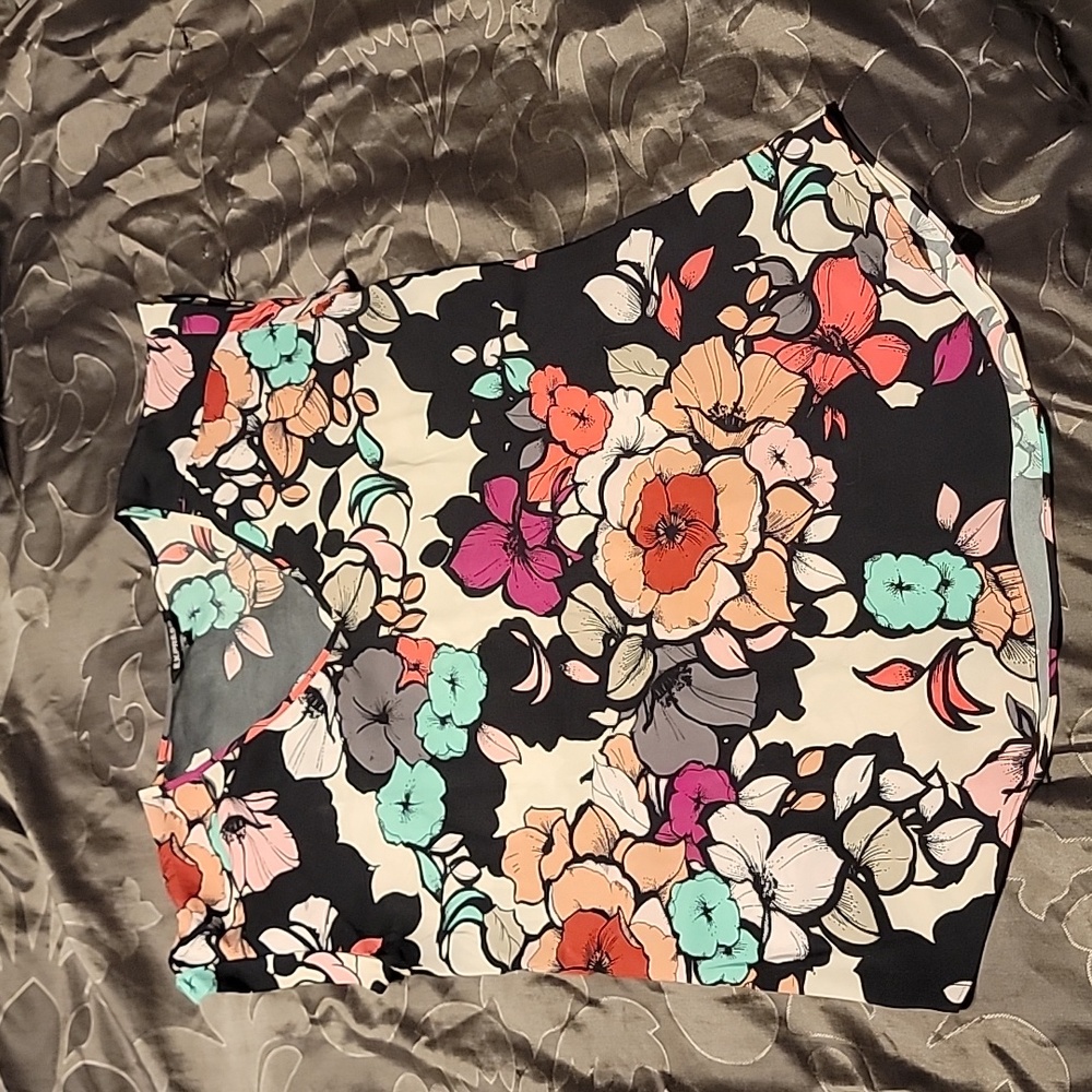 Express Gramercy floral